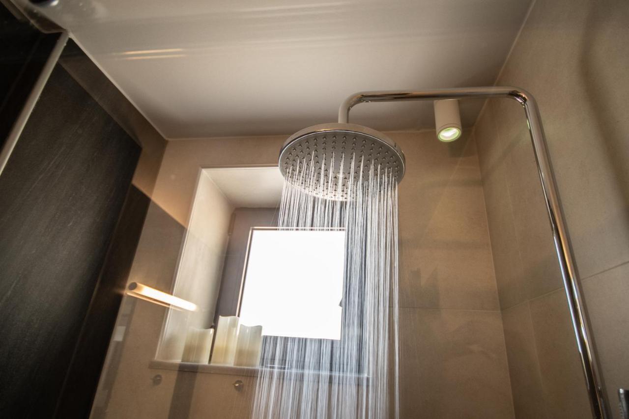 Mos Luxury - The R Apartment