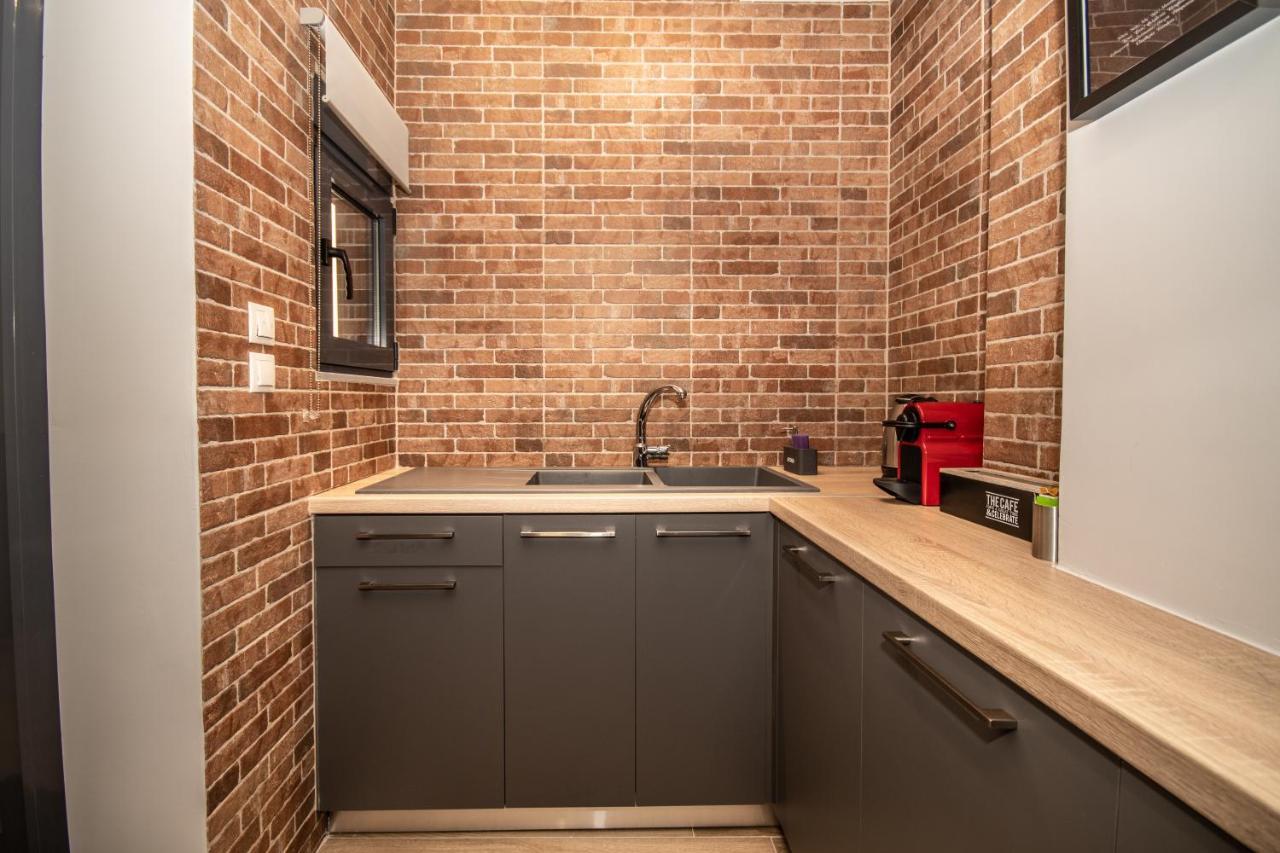 Mos Luxury - The R Apartment *